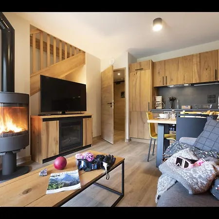 4 Pieces 8 Pers Vue Montagne Samoens