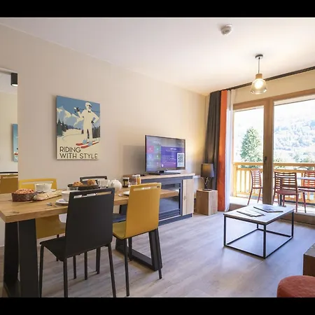 4 Pieces 8 Pers Vue Montagne * Samoens